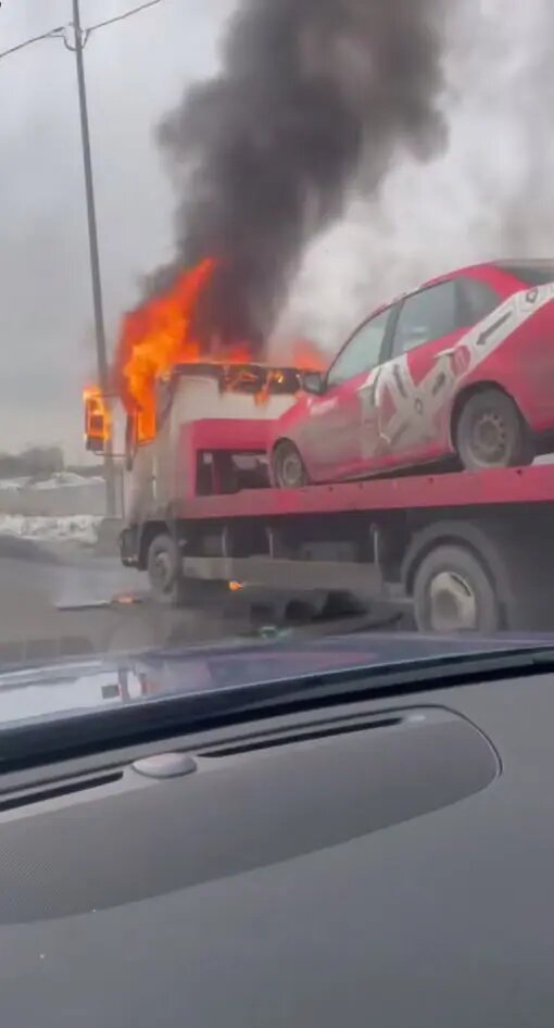    Фото: скриншот из видео в телеграм-канале «Мегаполис | ДТП и ЧП | Санкт-Петербург | Питер»