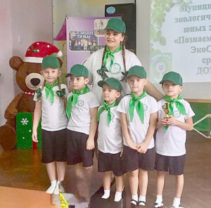 Первое место занял отряд «Экологический патруль» детского сада «Сказка».   
/ ФОТО Центра творчества детей и молодежи Аксайского района Администратор  📷
