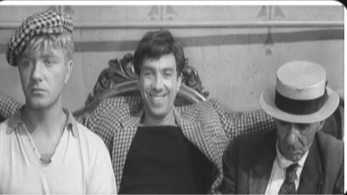 Скрин кадра из к/ф Золотой теленок