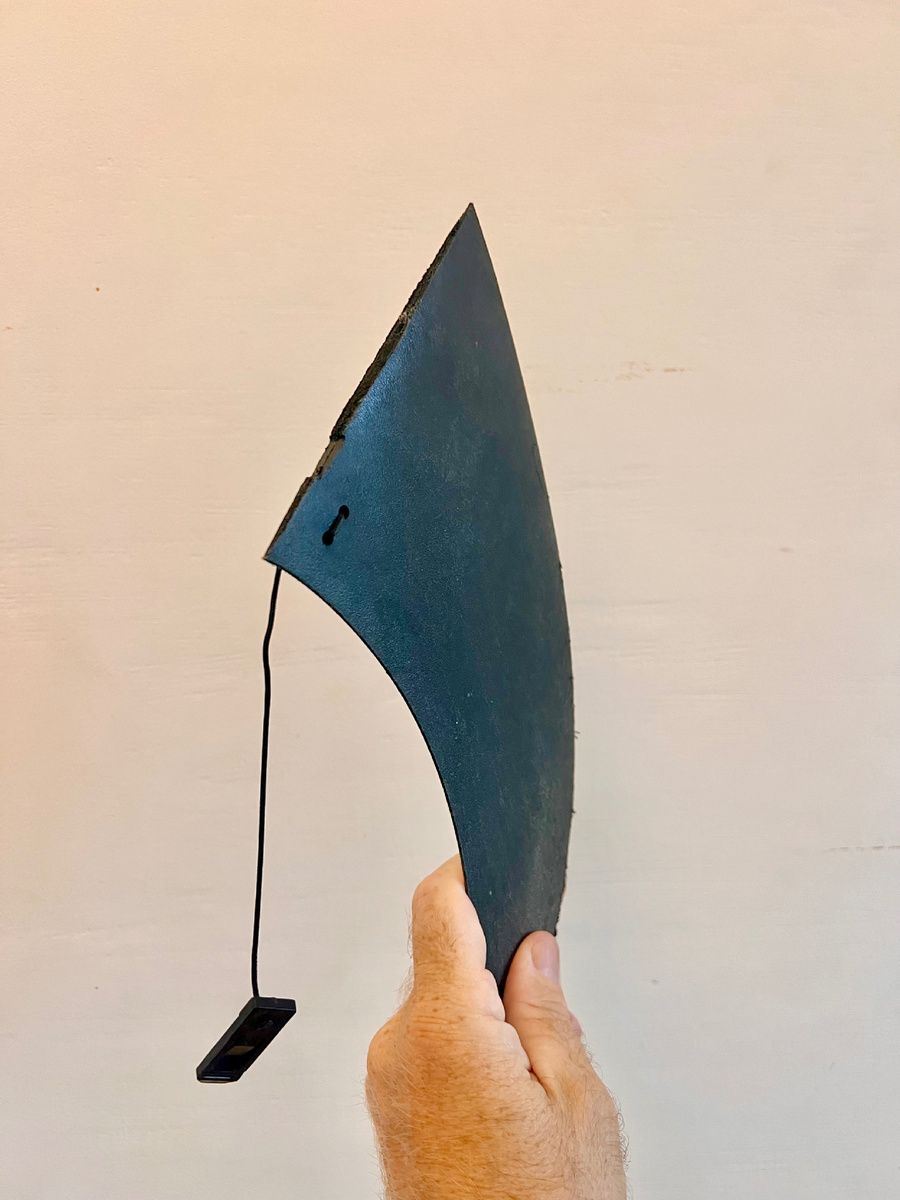 Плавник с отломанной площадкой.