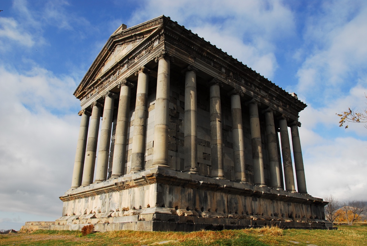 Посещение Храма Гарни в Армении - дополнение к скалолазной программе