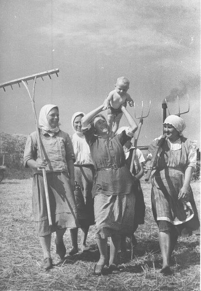 Счастливое материнство. Марков-Гринберг Марк, 1935 год, МАММ/МДФ.
