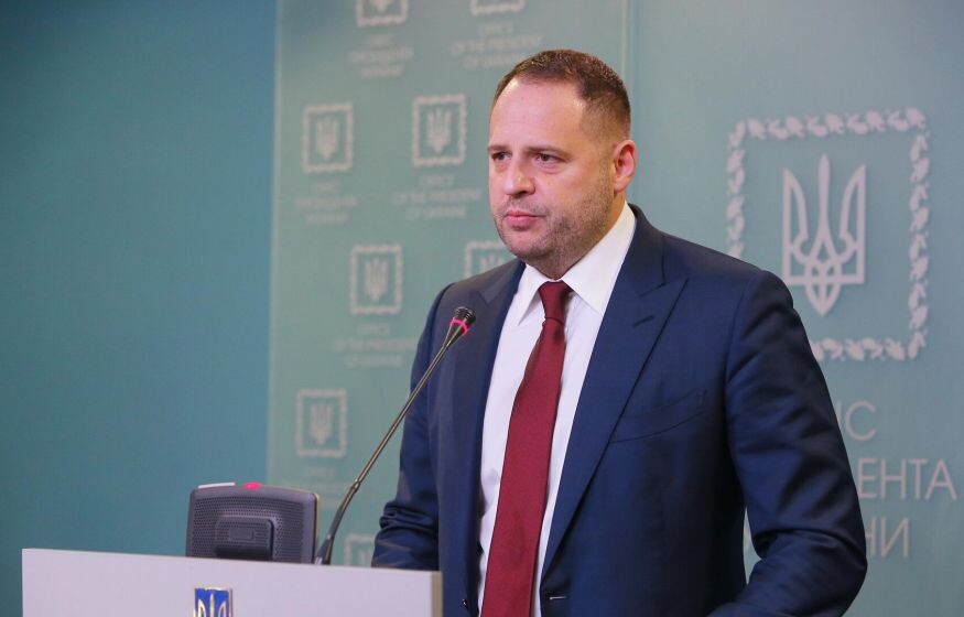    Внимание – на телефон Ермака: «потенциально еще 170 уголовных дел. Все адвокаты страны не помогут»: нардеп