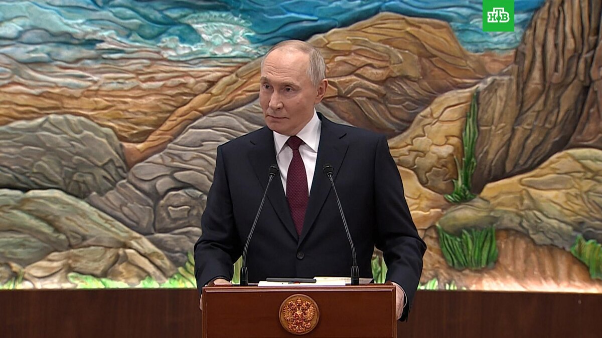    Путин назвал чушью заявления о том, что Лавров «попал в опалу»