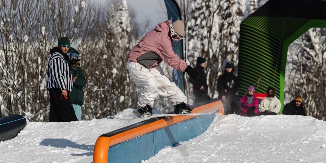 Топовая локация для джибинга в Шерегеше: Сноу-парк на Секторе Е