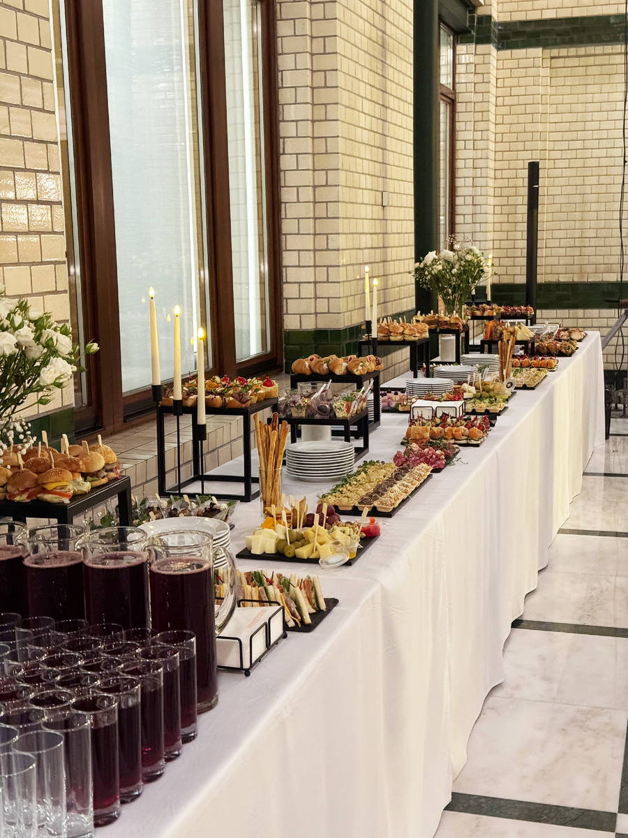 Выездной фуршет от HotKitchen