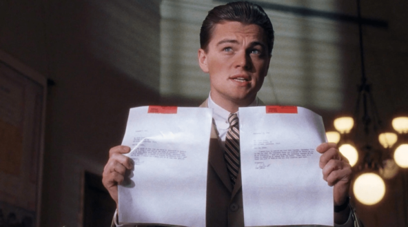 Кадр из фильма «Поймай меня, если сможешь»