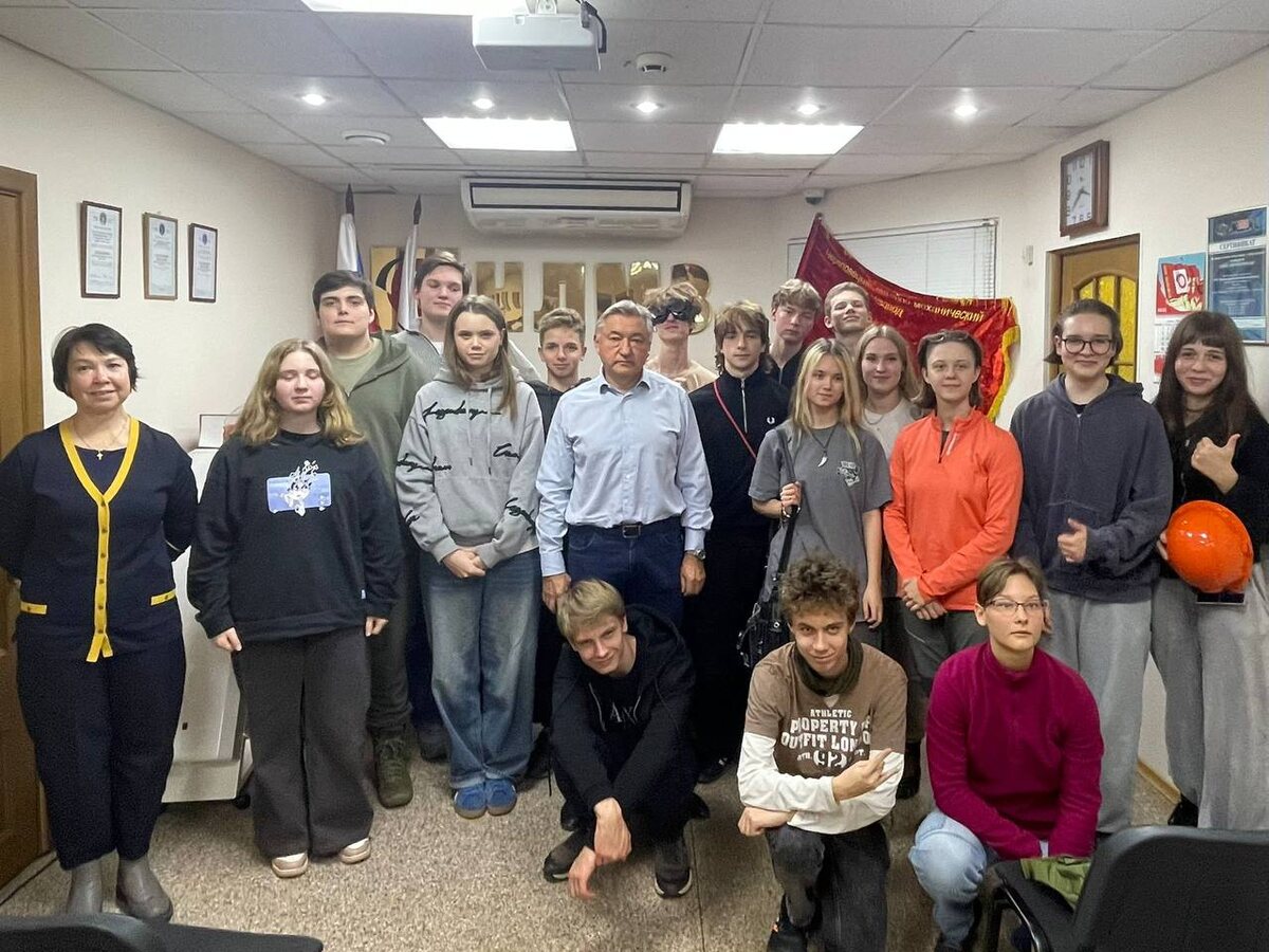 Генеральный директор АО ЧЛМЗ Боглаев Владимир Николаевич