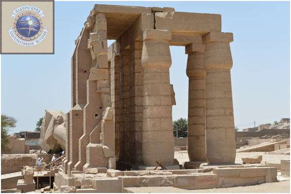 Фото 2. Рамессеум - пилоны, входная группа. Текущее состояние.