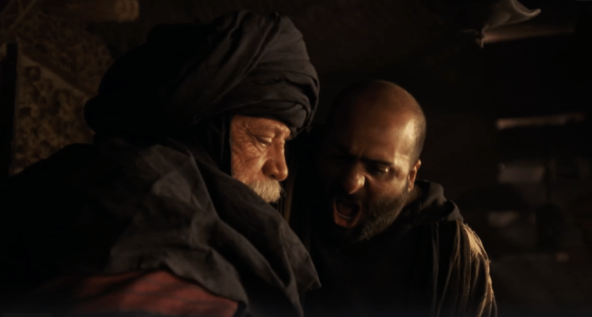 Кадр из фильма «Гладиатор»: Проксимо держит за яйца продавца жирафов