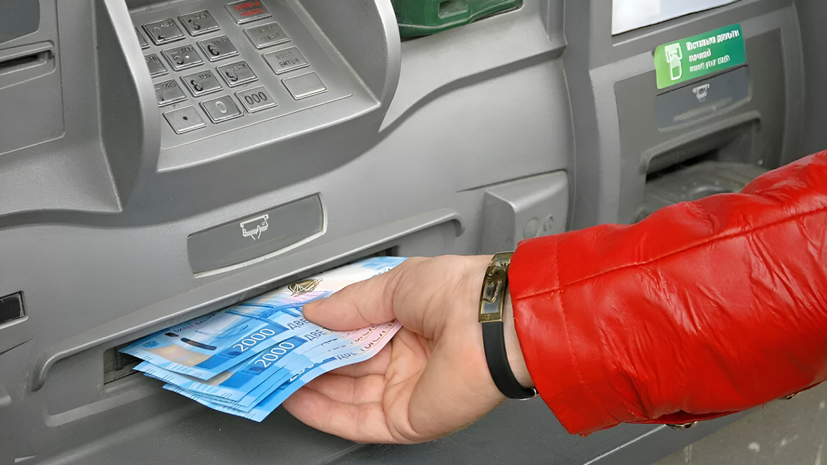 Катасонов рекомендует задуматься о выводе денег со вкладов заранее