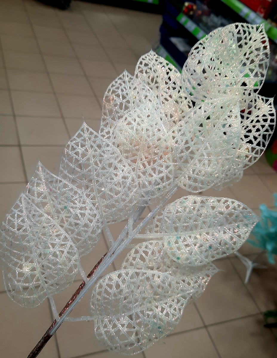 Фото автора. Здесь 15 листочков. Стоит 116 рублей. 