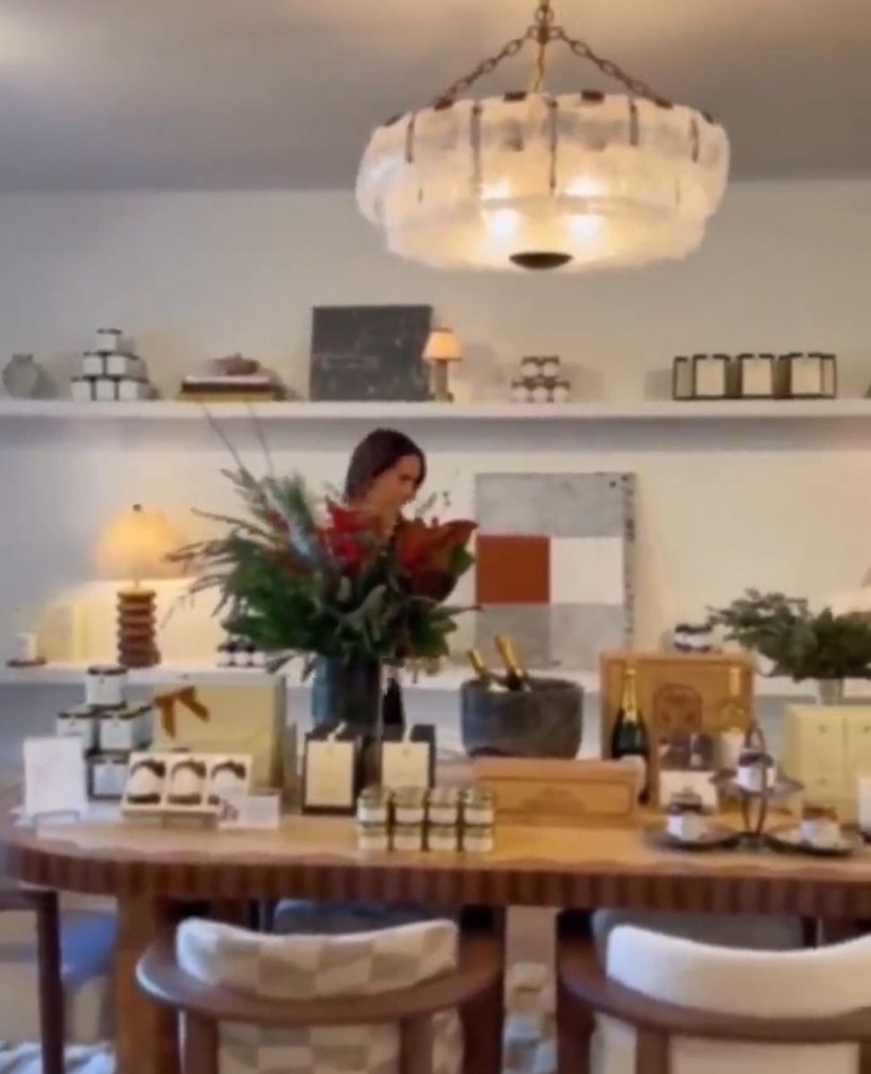 Скриншот 1: Вообще, могла бы и более четкое видео выложить... Источник: соцсети ММ