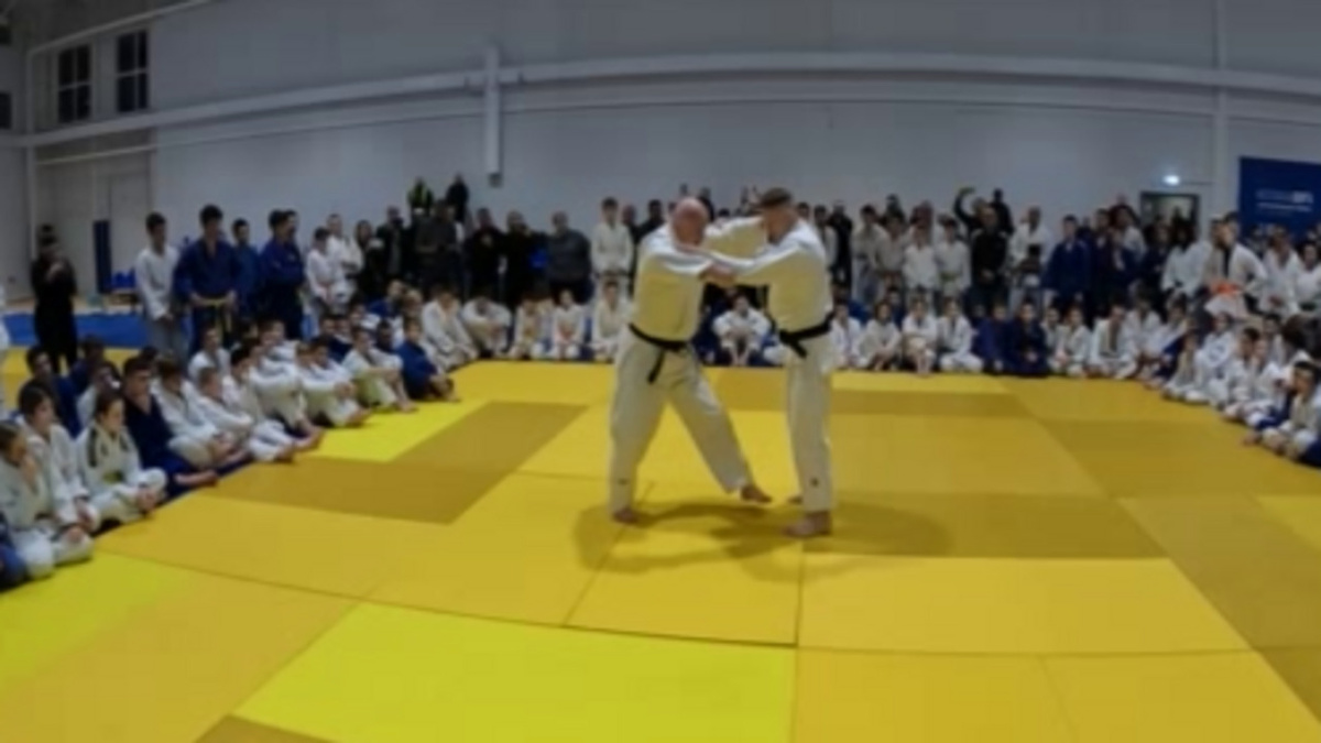    Почти 300 дзюдоистов из Курской и Белгородской областей собрались на мастер-классе