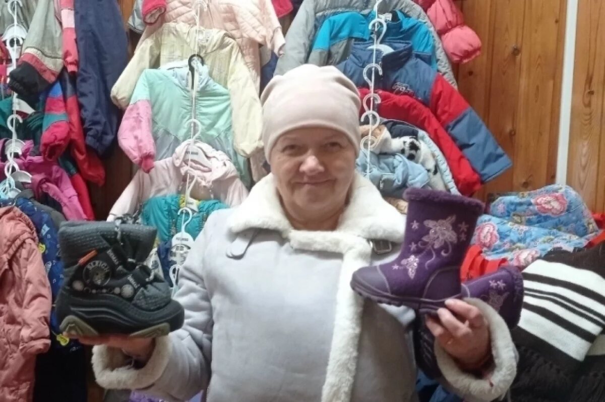    Мамы приезжают в Чалну, чтобы взять вещи и обувь.