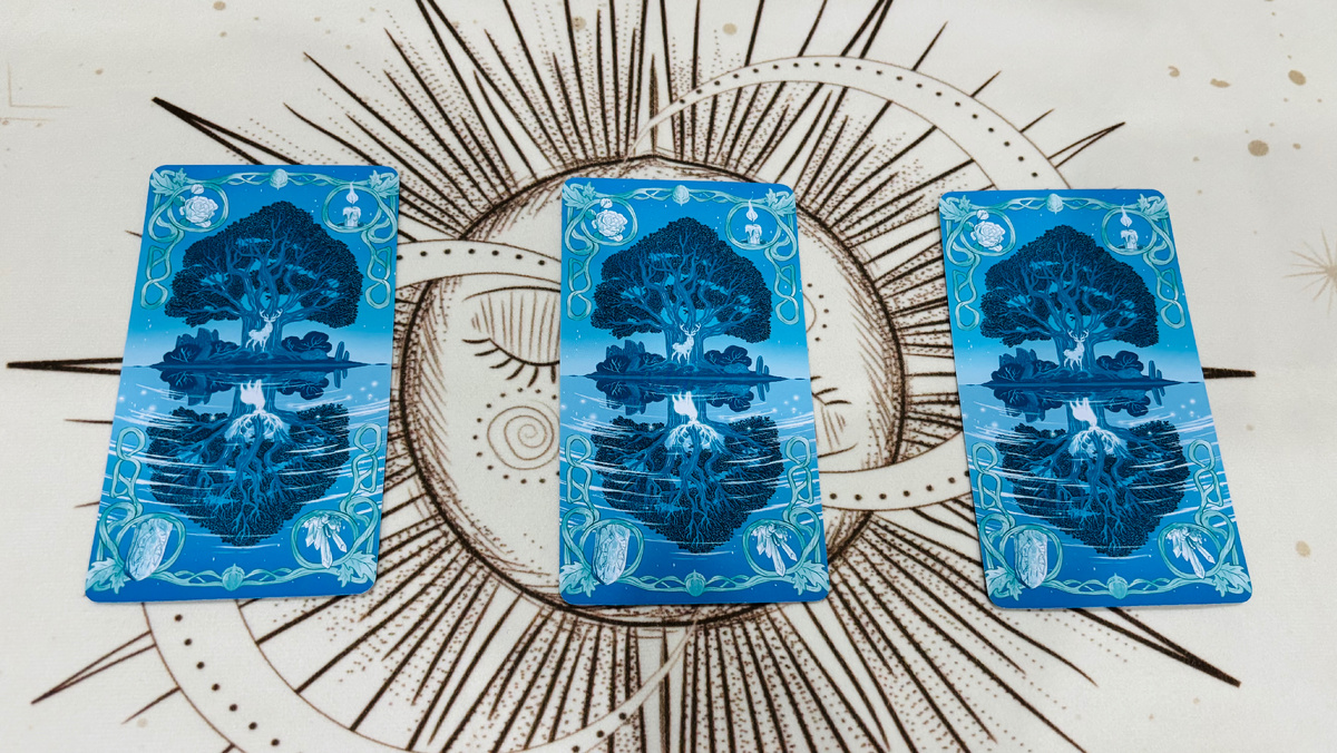 Внимательно посмотрите на карты и выберите ту, которая вам больше всего откликается: 1,2,3