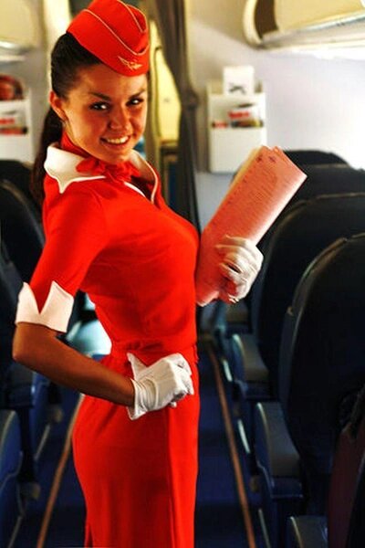    Четыре года в небе: работа стюардессой приносила не только доход, но и чувство одиночества.