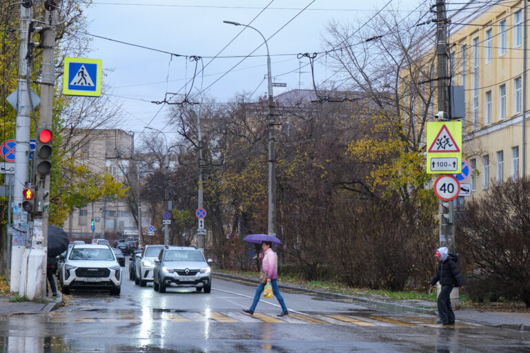 В Волгоградской области объявили желтый уровень опасности из-за тумана и гололеда