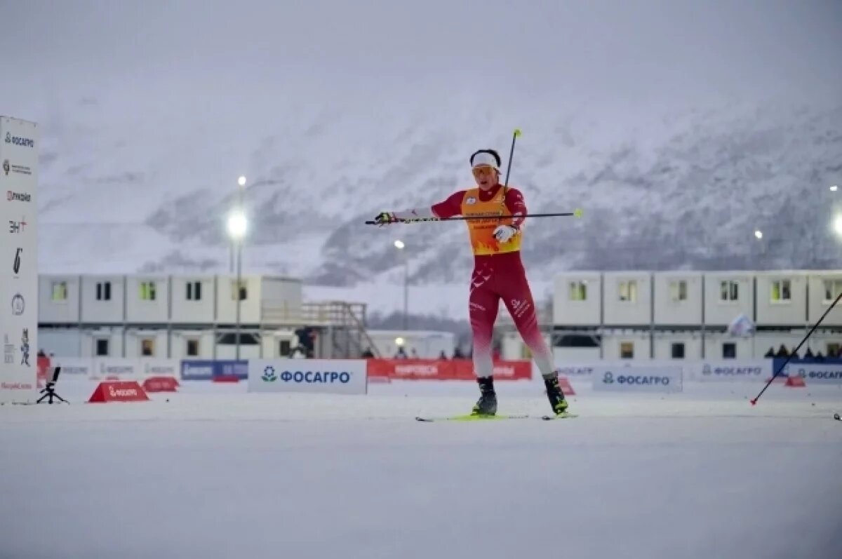    Савелий Коростелёв победил в первой гонке Кубка России по лыжным гонкам.