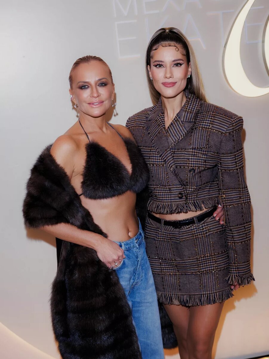 Виктория Шелягова и Юля Паршута📷
