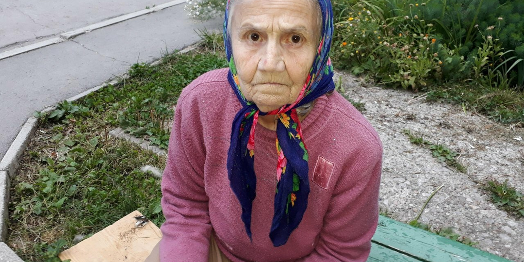 «Соседка оформила опеку над бабушкой — и через месяц стала владелицей ее квартиры». История о том, как добро маскируется под расчет