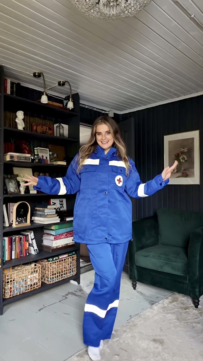 Backstage съемок, я в роли врача скорой помощи