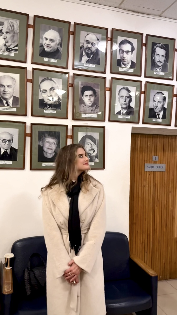 На фоторгафиях мастера ВКСР разных лет: Иван Пырьев, Владимир Меньшов, Эльдар Рязанов, Андрей Тарковский, Федор Хитрук, Владимир Басов, Анатолий Эфрос, Глеб Панфилов, Никита Михалков, Владимир Наумов, Лев Кулиджанов и многие другие