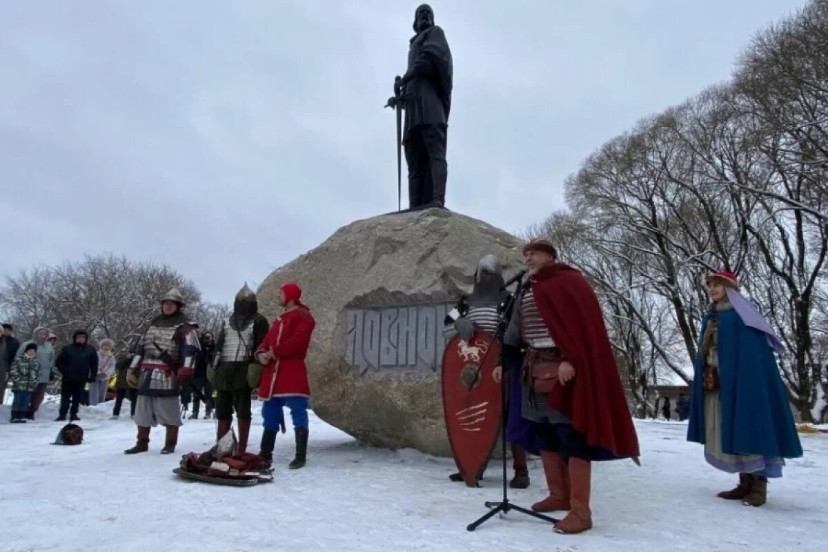    В Пскове открыли памятник князю Довмонту