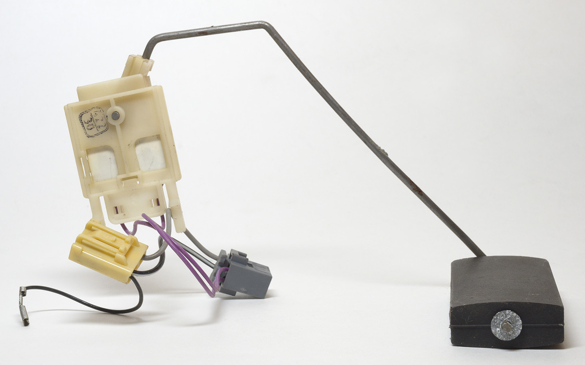 theLIMEs / Shutterstock / FOTODOM📷У большинства современных автомобилей ДУТ объединен с топливным насосом в одном модуле