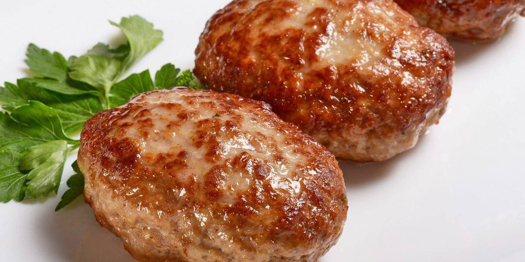 Куриные котлеты с секретным ингредиентом: мягкие, сочные и всегда удачные