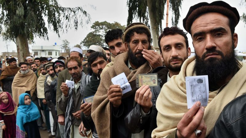 Возможность привлечения мигрантов из Афганистана вызвала неоднозначную реакцию у сибиряков