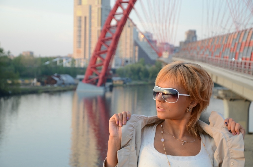 Фото съемка на живописном мосту в Москве