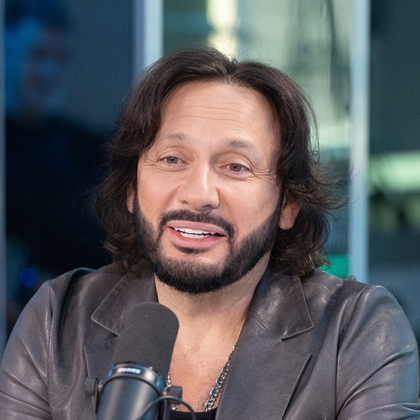     Стас Михайлов привлек нейросеть к созданию новой песни