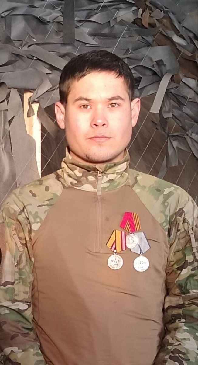 Влад у волонтеров в феврале 2025 года