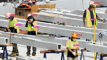 ИИ на госслужбе: контроль строек и битва LLM за историю России