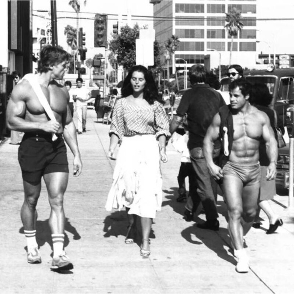  Арнольд Шварценеггер и Франко Колумбу родился в 1941 году в сельской местности на Сардинии, Италия. 