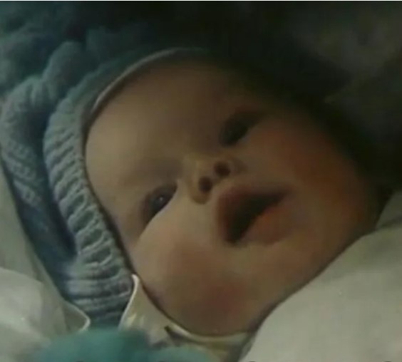    Маленькая Дарья Мороз на съёмках своего первого фильма, где сыграла мальчика.