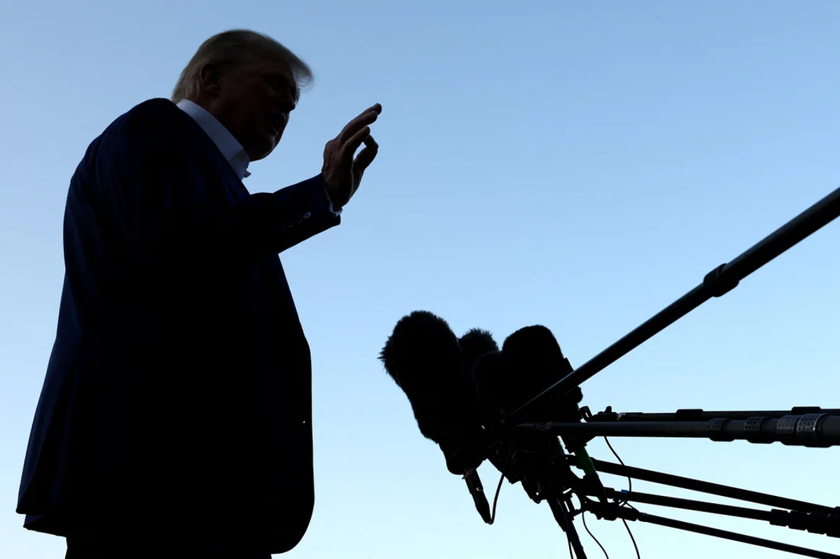    «Обуза и угроза»: Трамп инициировал жёсткие меры по прекращению иммиграции из «третьего мира»