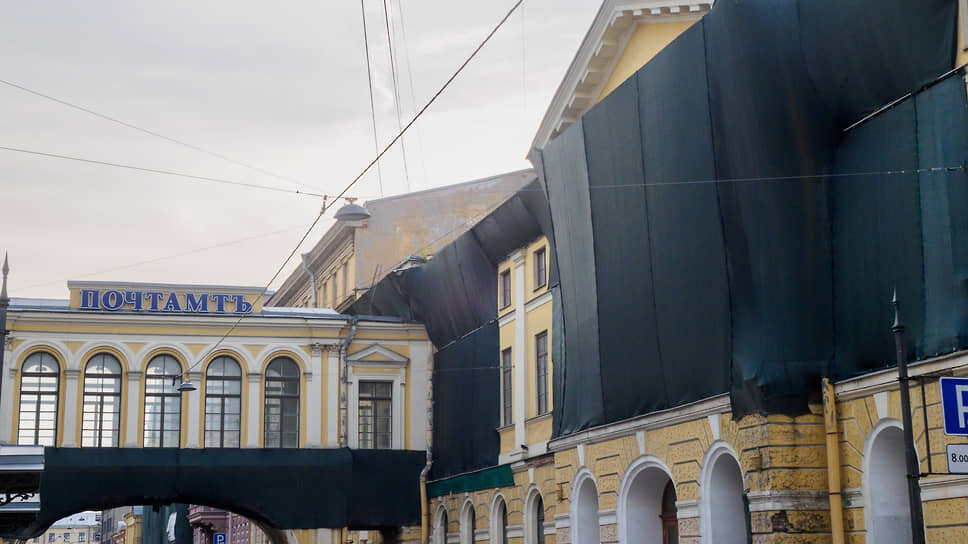 Здание Главпочтамта, построено по проекту архитектора Н. А. Львова в 80-е годы XVIII столетия.📷Фото: Евгений Павленко / Коммерсантъ