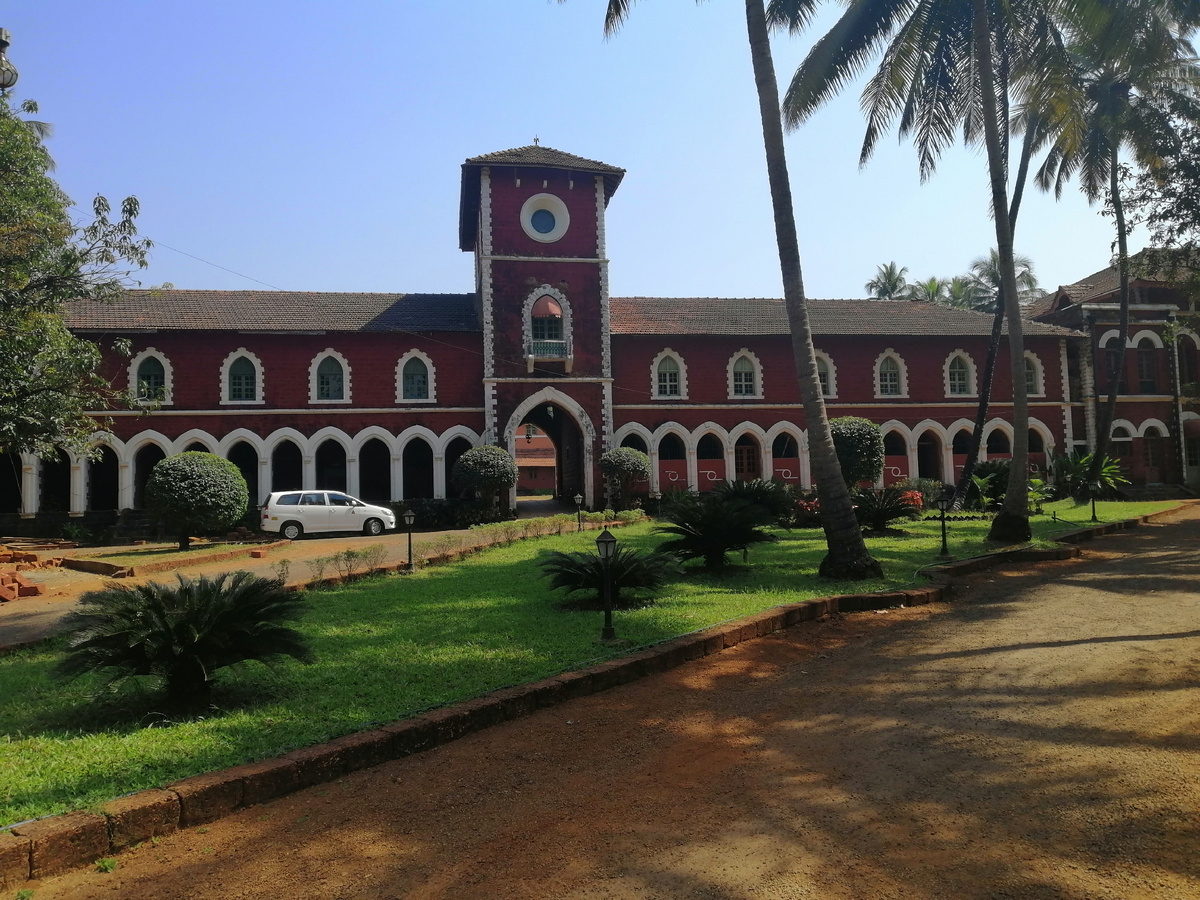 Дворец Савантвади: центральное здание