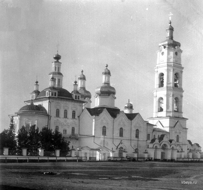 Богоявленский собор в г. Ирбит Свердловской области. Архивное фото с сайта sobory.ru
