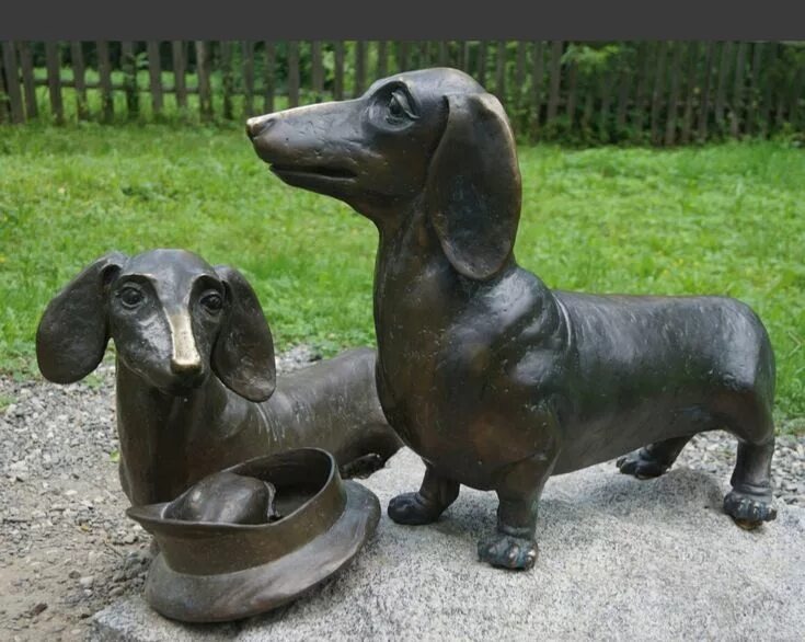 Скульптурная группа в доме-музее "Мелихово". В свободном доступе