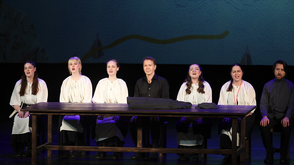 Сцена из спектакля «Русский крест», режиссер Марина Брусникина.📷Фото: пресс-служба фестиваля