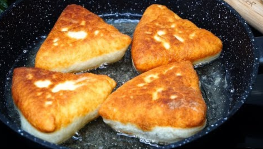 Чтобы пирожки получились пышными, мягкими и остались такими же, даже на следующий день, воспользуйтесь следующими советами... Тесто супер👍