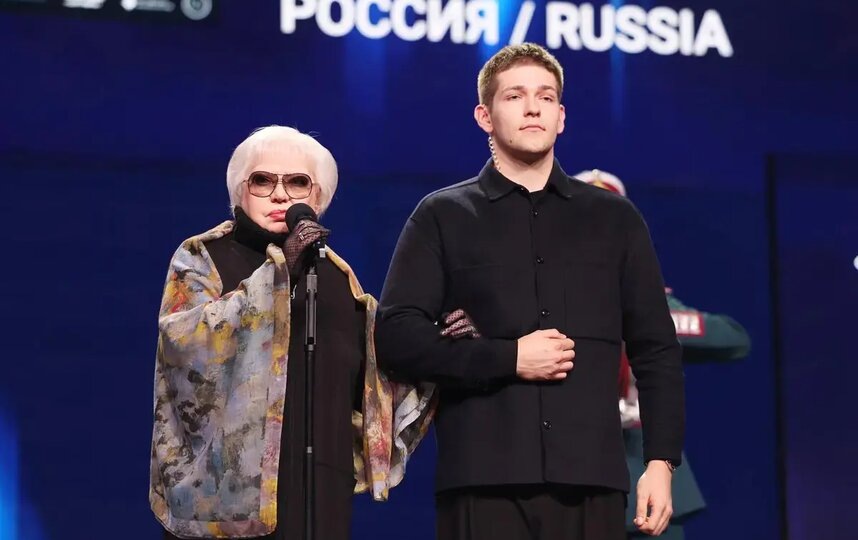    Светлана Крючкова получила приз за роль в фильме "Двое в одной жизни, не считая собаки".