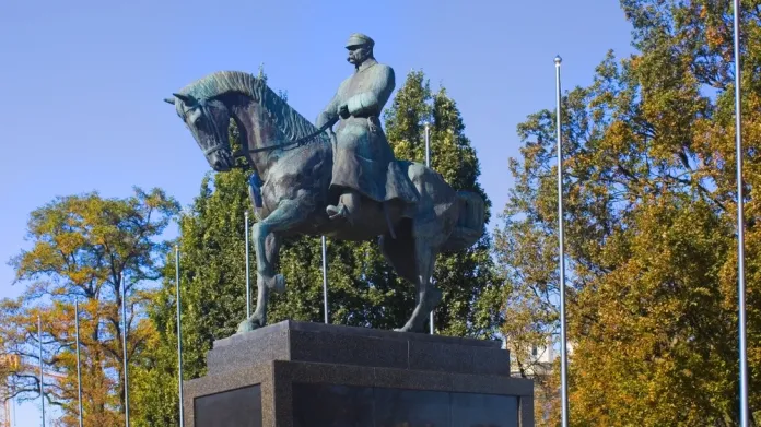 Памятник Юзефу Пилсудскому.