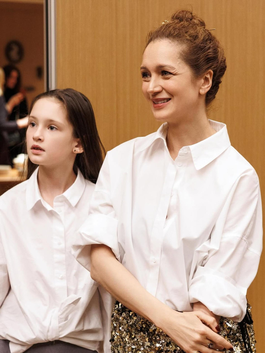    Виктория Исакова с дочерью. Фото: (запрещён в РФ) @v_isakova