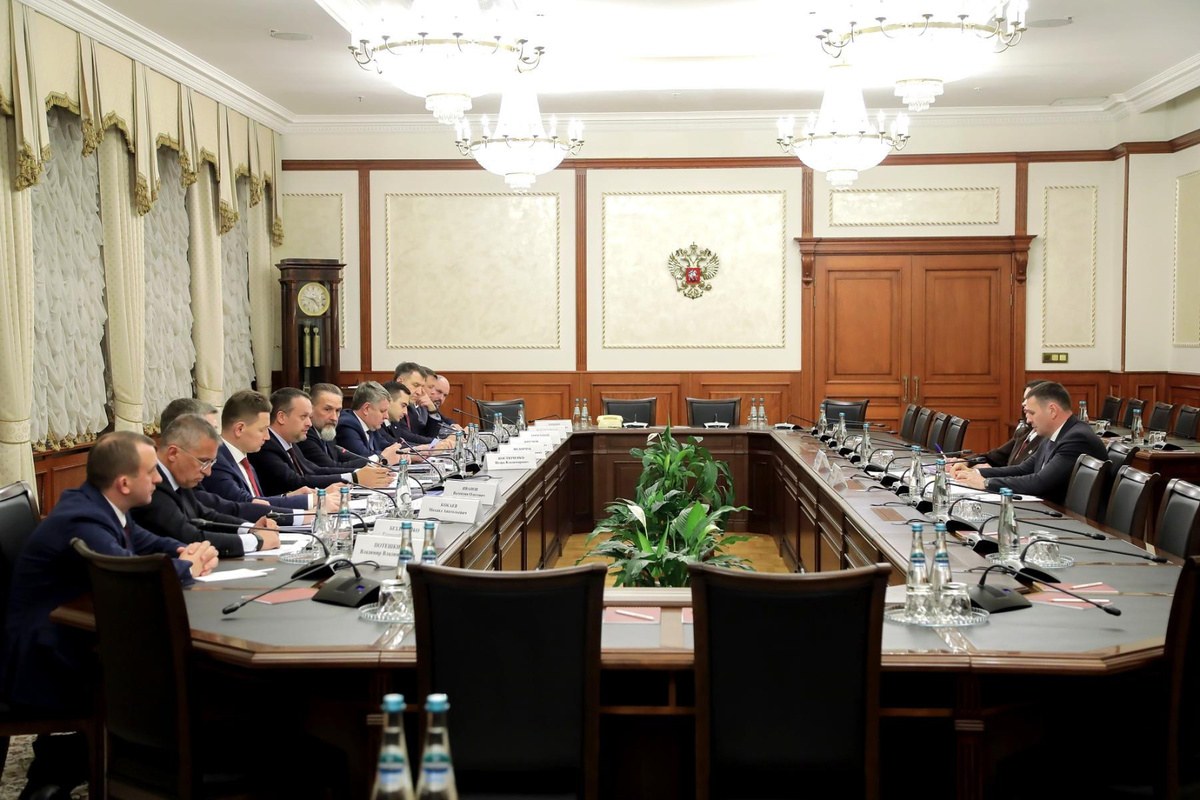 Рабочая встреча министра транспорта РФ Андрея Никитина с губернатором Хабаровского края Дмитрием Демешиным / Фото: Министерство транспорта РФ  📷
