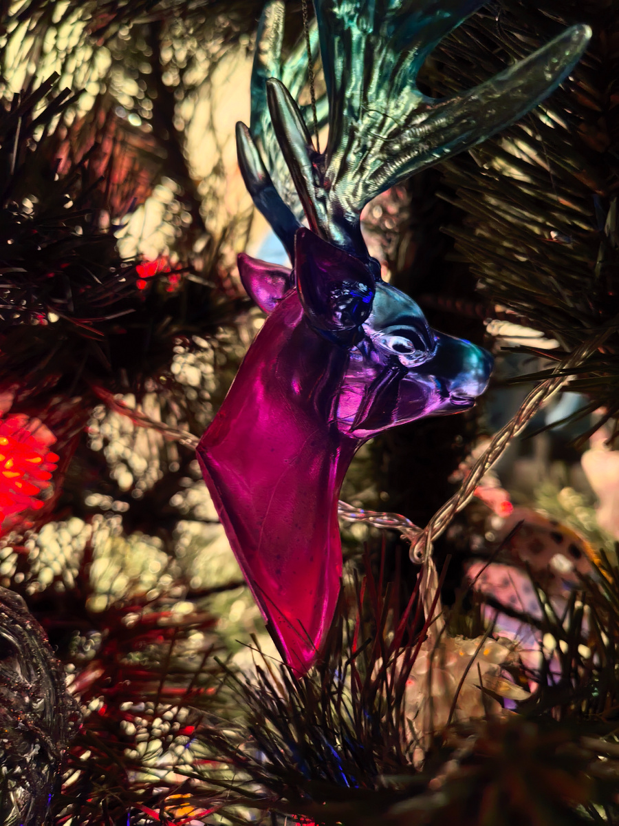 такой крутой олень  - одна из самых недорогих покупок))