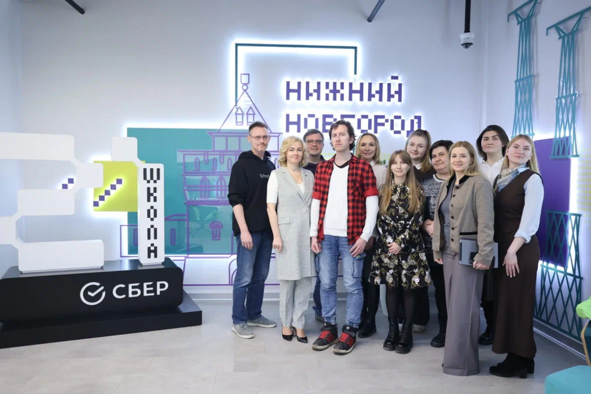    На конференции «Цифровая индустрия промышленной России» было подписано соглашение о сотрудничестве в сфере искусственного интеллекта с ГК «ННДК»